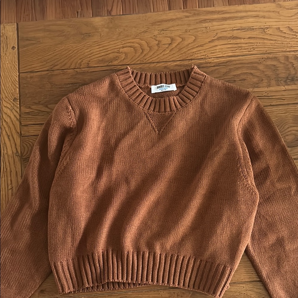 Double Zero Brown Crew Neck Sweater with Ribbed Detailing